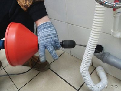 Чистка выпуска из здания